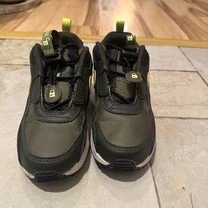 Nike air max kids toggle